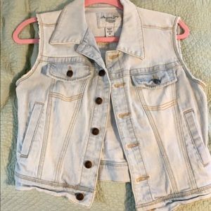 Denim sleeveless vest